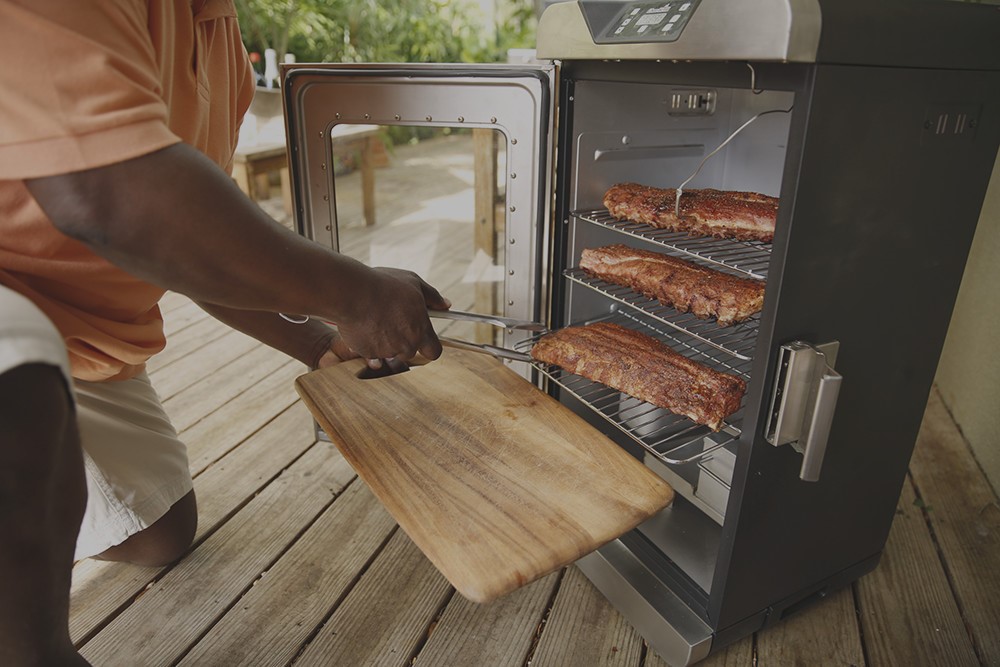 how to use an electric smoker